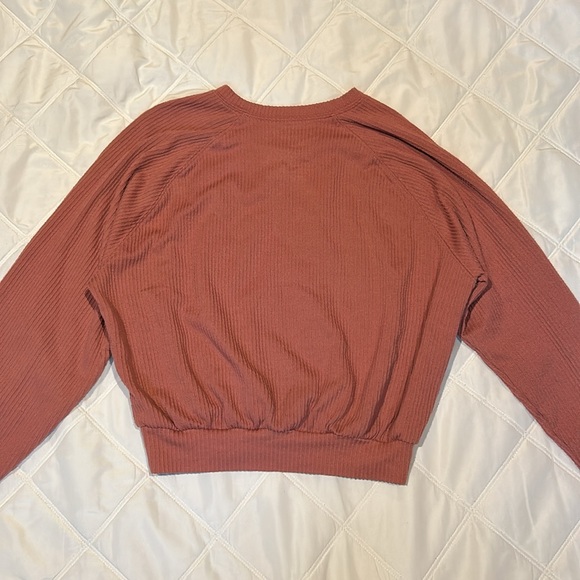 Hollister Boyfriend T-Shirt - Picture 2 of 5